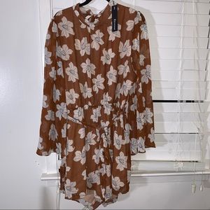 NWT!! Reveuse Women’s Brown Floral Romper size 3X